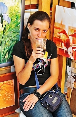 포토 JPG 해외이미지 백인 종이 안경 음료 유리 휴식 창조 한명 서기 사람 성인 취미 상자 연필 페인트 그림 캔버스 튜브 시트 섬광 아크릴 해외202004 해외포토 서양인 1 잡화 컨셉 모션 재질 학용품 필기구 파일형식 이미지허브