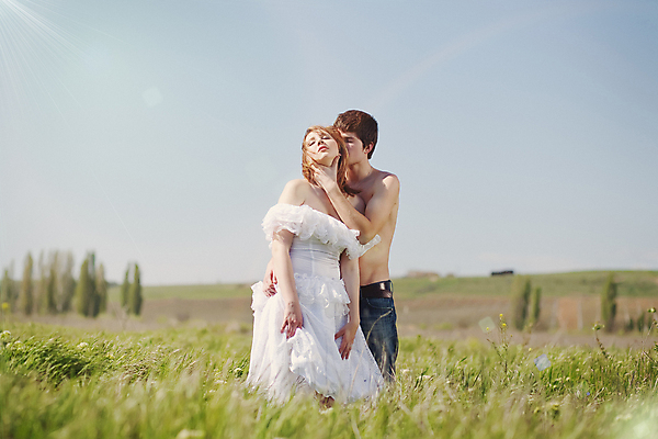 포토 JPG 해외이미지 백인 라이프스타일 커플 응시 계절 여자 남자 꽃 2 가족 맨발 휴식 함께함 사람 야외 두명 여름 친구 햇빛 기쁨 쌍 유혹 주말 내추럴 양발 전경 해외202004 해외포토 서양인 식물 시선 감정 컨셉 관계 발 풍경 생활 태양 파일형식 탑뷰 이미지허브