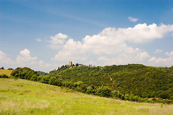 포토 JPG 해외이미지 구름 하늘 풍경 사람없음 파란색 맑음 이탈리아 흰색 시골 언덕 솜털 옛날 토스카나 해외202004 해외포토 자연요소 유럽 컬러 날씨 파일형식 이미지허브