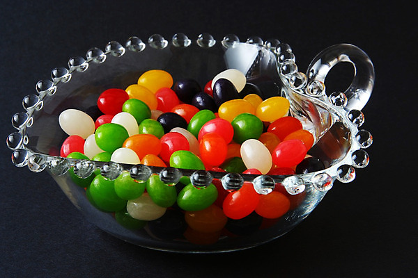 포토 JPG 해외이미지 접시 검은배경 휴가 부활절 사탕 사람없음 빨간색 초록색 컬러풀 계란 봄 흰색 토끼 먹기 해외202004 해외포토 식기 계절 기념일 컬러 백그라운드 포유류 모션 디저트 반려동물 알 검은색 파일형식 이미지허브