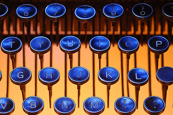 포토 JPG 해외이미지 알파벳 이동 텍스트 통신 열쇠 형상 사람없음 단어 달리기 금속 기계 터치 금지 골동품 기록 우아함 편지 복고 과거 언론 타자기 질서 바둑 패드 소통 삭제 구식 옛날 중고 지능 회복 해외202004 해외포토 문자 영어 컨셉 모션 재질 놀이 예절 파일형식 이미지허브