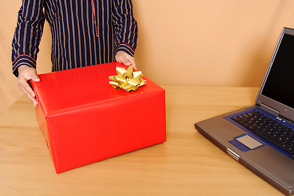 포토 JPG 해외이미지 전통 손 계절 기념일 크리스마스 인터넷 비즈니스 휴가 발렌타인데이 관리 선물 사람 성인 사람없음 빨간색 노트북 컴퓨터 상자 공책 놀람 축하 잡기 생일 구매 활 주기 기회 온라인 전자상거래 특별함 해외202004 해외포토 감정 컬러 컨셉 모션 데이이벤트 문구용품 표정 이벤트 신체부위 전자제품 쇼핑 파일형식 이미지허브