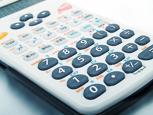 포토 JPG 해외이미지 비즈니스 사람없음 숫자 기계 계산기 흰색 업무 작업 계산 고급 우아함 만족 이익 월급 수입 카운트 해외202004 해외포토 문자 감정 컬러 컨셉 문구용품 장비 파일형식 이미지허브