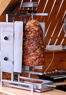 포토 JPG 해외이미지 음식 육류 요리 사람없음 식사 기계 꼬치 그릴 굽기 먹기 케밥 해외202004 해외포토 식재료 모션 주방용품 구이 파일형식 이미지허브