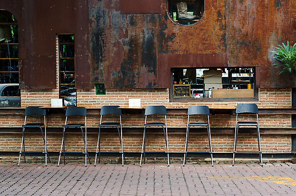 포토 JPG 해외이미지 디자인 외관 유럽 커피 음료 음식 벽 여행 가구 의자 비즈니스 건축양식 탁자 벽돌 거리 주택 사람없음 야외 건물 장식 금속 식당 저녁식사 카페 수확 발코니 도시 바 보행로 우아함 먹기 휴양지 질감 복고 장면 타운 카페테리아 점심식사 옛날 스타일 해외202004 해외포토 건축물 건축 나라 길 생활용품 컨셉 농업 모션 재질 상점 식사 장소 파일형식 이미지허브