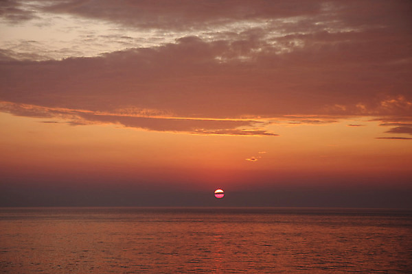 포토 JPG 해외이미지 구름 바다 여행 자연 하늘 휴식 풍경 사람없음 물 여름 태양 평화 일몰 분위기 야간 지중해 몬테네그로 수평선 해외202004 해외포토 자연요소 계절 컨셉 노을 생태계 파일형식 이미지허브