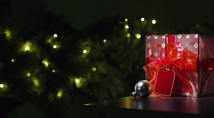 포토 JPG 해외이미지 나무 계절 기념일 리본 종이 크리스마스 휴가 새로움 선물 사람없음 장식 빨간색 초록색 파란색 빛 쇼핑 상자 노란색 파티 축제 놀람 기쁨 덮개 흰색 축하 인사 황금 작음 심볼 오브젝트 활 주기 패키지 고립 해외202004 해외포토 식물 감정 컬러 컨셉 모션 표정 이벤트 뚜껑 예절 크기 파일형식 이미지허브