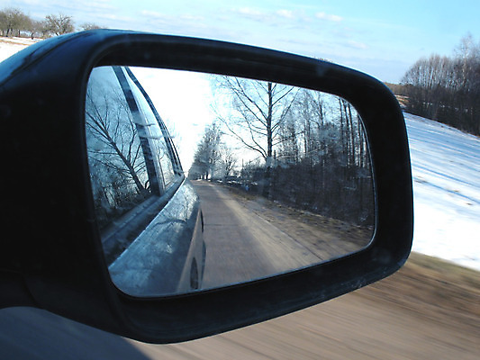 포토 JPG 해외이미지 도로 자동차 풍경 사람없음 반사 거울 운전 고속도로 길가 백미러 해외202004 해외포토 길 육상교통 교통시설 모션 파일형식 이미지허브
