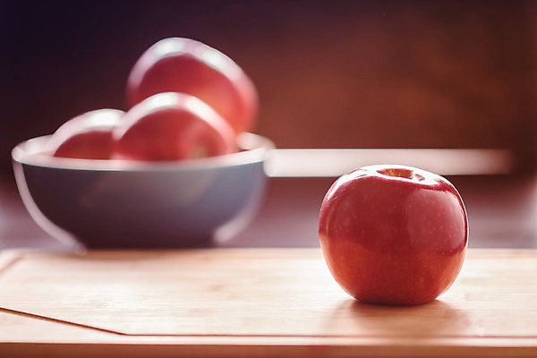 포토 JPG 해외이미지 음식 조각 백그라운드 다이어트 과일 자연 건강 사람없음 목재 빨간색 신선 사발 칼 달콤 사과 정상 자르기 유기농 내추럴 숙성 해외202004 해외포토 나무 웰빙 컬러 재료 모션 사기그릇 맛 생태계 파일형식 이미지허브