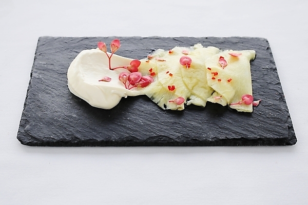 포토 JPG 해외이미지 꽃잎 음식 과일 디저트 사람없음 식사 달콤 먹기 크림 파인애플 푸딩 건강식 점심식사 석판 이국적 해외202004 해외포토 꽃 모션 맛 열대과일 파일형식 이미지허브