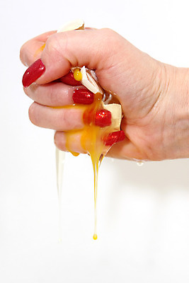 포토 JPG 해외이미지 1 전통 손 여자 컨셉 부활절 스트레스 사람 사람없음 빨간색 금융 빛 달리기 계란 봄 껍질 흰색 액체 재산 위험 손톱관리 손톱 사건 심볼 싱글 패배 신화 노른자 고립 압력 취급주의 해외202004 해외포토 계절 기념일 컬러 모션 경고 신체부위 경제 알 네일아트 파일형식 이미지허브