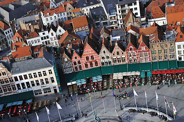 포토 JPG 해외이미지 나무 유럽 벽 여행 건축양식 하늘 지붕 주택 사람없음 건물 물 강 반사 교회 탑 흰색 도시 중세 역사 정상 메인 그림 정사각형 수로 운하 벨기에 장면 타운 고딕 옛날 파스텔톤 스타일 해외202004 해외포토 자연요소 도형 식물 건축물 건축 나라 컬러 종교건축 서유럽 파일형식 이미지허브