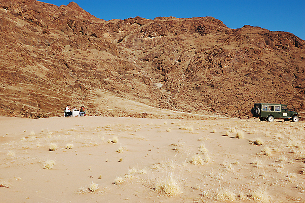포토 JPG 해외이미지 모래 여행 곡선 오렌지 아프리카 자연 탁자 건조 따뜻함 그림자 미술 사람 풍경 사람없음 빨간색 빛 갈색 노란색 파티 여행객 계곡 식사 사막 탐험 뜨거움 황무지 고급 아침식사 모래언덕 사파리 질감 지역 가뭄 사하라 발견 나미비아 오프로드 해외202004 해외포토 나라 선 컬러 가구 컨셉 과일 날씨 문화예술 이벤트 언덕 생태계 남아프리카 파일형식 이미지허브