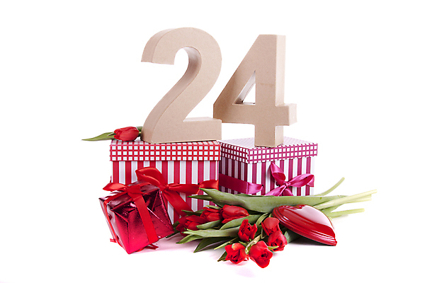 포토 JPG 해외이미지 모양 식물 기념일 꽃 행복 종이 꽃다발 컨셉 포장 기념 선물 이벤트 사람없음 장식 빨간색 상자 숫자 파티 놀람 튤립 벚꽃 흰색 하트 축하 생일 4 심볼 크림 사인 열정 패키지 판지 해외202004 해외포토 문자 감정 컬러 표정 파일형식 이미지허브