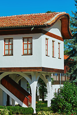 포토 JPG 해외이미지 전통 기독교 종교 건축양식 주택 사람없음 야외 건물 교회 수도원 불가리아 수녀원 신앙심 옛날 주거지 회랑 해외202004 해외포토 건축물 건축 종교건축 복도 파일형식 남유럽 이미지허브