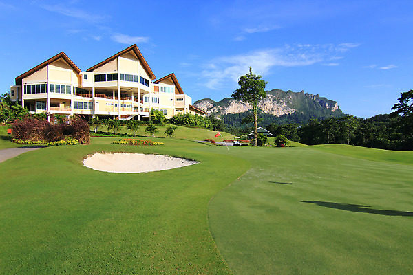 포토 JPG 해외이미지 스포츠 골프 건축양식 주택 풍경 사람없음 땅 클럽 조경 건축업자 페어웨이 해외202004 해외포토 건축 건물 구기 파일형식 이미지허브