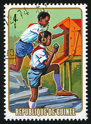 포토 JPG 해외이미지 어린이 선 유니폼 통신 넥타이 봉투 사람 소년 사람없음 스마트폰 세트 기계 수확 골동품 기구 메시지 역사 연결 물개 편지 전화기 마이크 수화기 복고 신호 엽서 전염 기어 우표 목소리 옛날 해외202004 해외포토 잡화 옷 남자 음향기기 농업 포유류 핸드폰 스마트기기 바다동물 질병 감염 파일형식 이미지허브