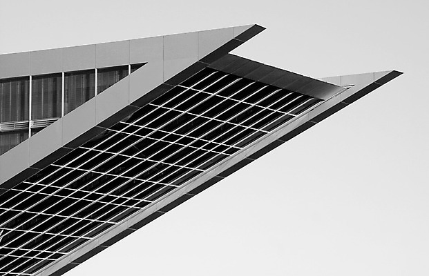 포토 JPG 해외이미지 유럽 건축양식 창문 하늘 미래 주택 독일 흑백 사람없음 건물 사무실 검은색 흰색 모서리 묘사 각도 날카로움 대각선 카피스페이스 해외202004 해외포토 건축물 건축 나라 선 컬러 컨셉 비즈니스 촬영기법 공백 파일형식 이미지허브