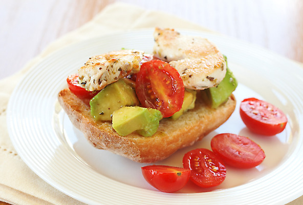 포토 JPG 해외이미지 1 음식 빵 조각 토마토 부분 탁자 샌드위치 건강 육류 사람없음 목재 초록색 갈색 식사 저녁식사 치킨 흰색 아기 신선 맛 그릴 아침식사 큼 굽기 먹기 향신료 유기농 슬라이스 아보카도 점심식사 브루스케타 오레가노 해외202004 해외포토 나무 웰빙 컬러 가구 컨셉 채소 과일 식재료 재료 모션 주방용품 사람 크기 구이 닭고기요리 향미료 파일형식 이미지허브