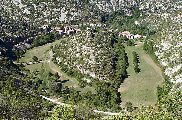 포토 JPG 해외이미지 식물 응시 유럽 자연 휴가 산 파노라마 풍경 사람없음 건물 마을 프랑스 나사 시골 재산 큼 남쪽 프랑스어 해외202004 해외포토 문자 건축물 시선 나라 촬영기법 금융 공구 크기 방향 생태계 파일형식 이미지허브