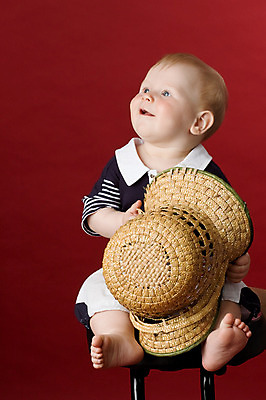 포토 JPG 해외이미지 얼굴 어린이 한명 웃음 사람 기쁨 표현 아기 작음 호기심 걸음마 천진난만 해외202004 해외포토 1 감정 컨셉 모션 표정 신체부위 크기 파일형식 이미지허브