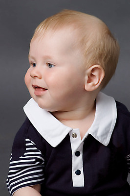 포토 JPG 해외이미지 얼굴 어린이 한명 웃음 사람 기쁨 표현 아기 작음 호기심 걸음마 천진난만 해외202004 해외포토 1 감정 컨셉 모션 표정 신체부위 크기 파일형식 이미지허브