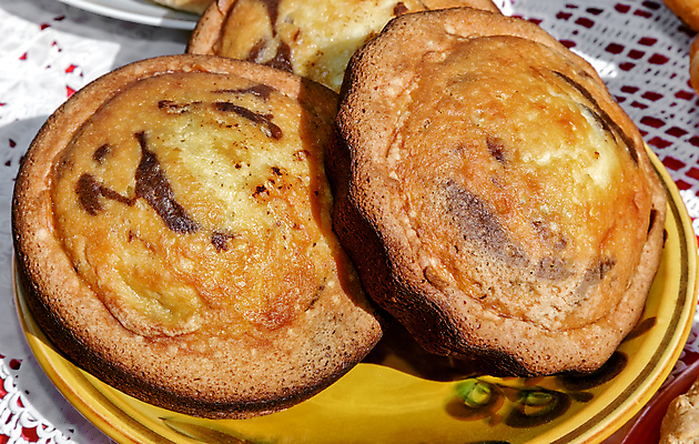 포토 JPG 해외이미지 접시 음식 빵 탁자 디저트 사탕 요리 사람없음 케이크 맛 머핀 건강식 내추럴 해외202004 해외포토 식기 가구 컨셉 파일형식 이미지허브