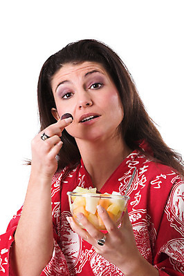 포토 JPG 해외이미지 여자 과일 갈색머리 건강 한명 사람 사발 먹기 흰배경 건강식 고립 해외202004 해외포토 1 헤어스타일 음식 백그라운드 모션 흰색 사기그릇 파일형식 이미지허브