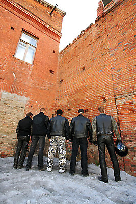 포토 JPG 해외이미지 남자 벽 스포츠 여행 장갑 비즈니스 벽돌 거리 부츠 서기 안전 사람 정장 사람없음 자전거 힘 경쟁 운전 오토바이 운전사 보호 헬멧 위험 크루즈 가득함 피부 속도 보안 롤러 사이클링 고무 세대 모터 회원 해외202004 해외포토 직업 잡화 옷 신발 컨셉 배_교통 모션 신체부위 바이크 보호장비 육상스포츠 파일형식 이미지허브