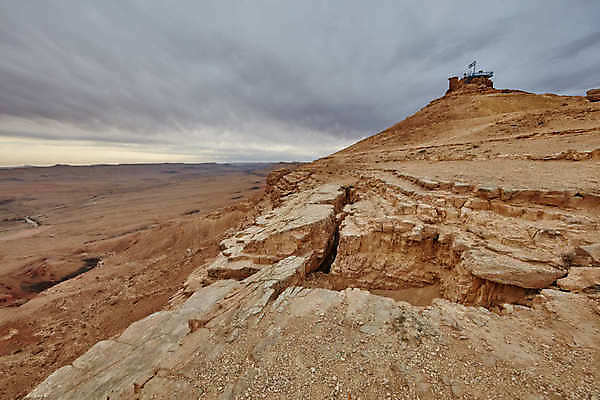 포토 JPG 해외이미지 공원 지구 모래 여행 오렌지 자연 하늘 산 풍경 사람없음 빨간색 컬러풀 햇빛 여행객 우주 일몰 하이킹 사막 바위 큼 땅 가득함 부식 산등성이 장면 분화구 동쪽 감탄 이스라엘 전국 지질학 수평선 추가 막 해외202004 해외포토 공공시설 교육 컬러 과일 레저 사람 태양 노을 돌_바위 크기 방향 생태계 화산 서아시아 파일형식 이미지허브