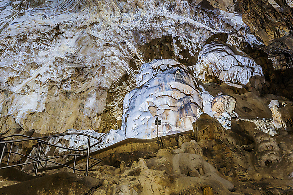 포토 JPG 해외이미지 벽 자연 실내 그림자 사람없음 내부 빛 갈색 어둠 침묵 시험 탐험 기둥 동굴 미술관 묘사 질감 지하 내추럴 깊이 땅바닥 슬로바키아 종유석 지질학 철책 해외202004 해외포토 교육 건축 유럽 컬러 바닥 소리 생태계 파일형식 이미지허브