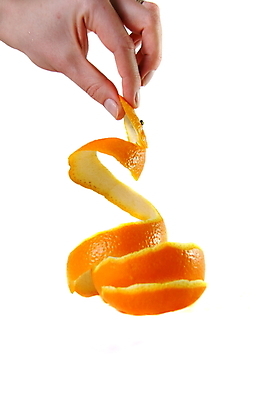 포토 JPG 해외이미지 1 손 음식 조각 백그라운드 다이어트 오렌지 과일 귤 건강 사람없음 주스 껍질 흰색 신선 달콤 맛 피부 유기농 칼로리 내추럴 고립 이국적 해외202004 해외포토 웰빙 음료 컬러 컨셉 신체부위 파일형식 이미지허브
