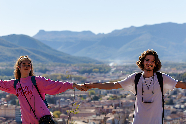 포토 JPG 해외이미지 라이프스타일 손 커플 여자 남자 행복 여행 배낭 가족 자연 성공 휴식 산 함께함 관리 서기 사람 풍경 소년 야외 두명 여름 태양 손들기 여행객 계곡 맑음 트래킹 하이킹 자유 시골 그룹 목표 정상 고도 언덕 만족 흥분 오르기 남동생 하이커 해외202004 해외포토 자연요소 계절 감정 어린이 컨셉 가방 관계 모션 레저 날씨 생활 신체부위 생태계 동생 파일형식 이미지허브