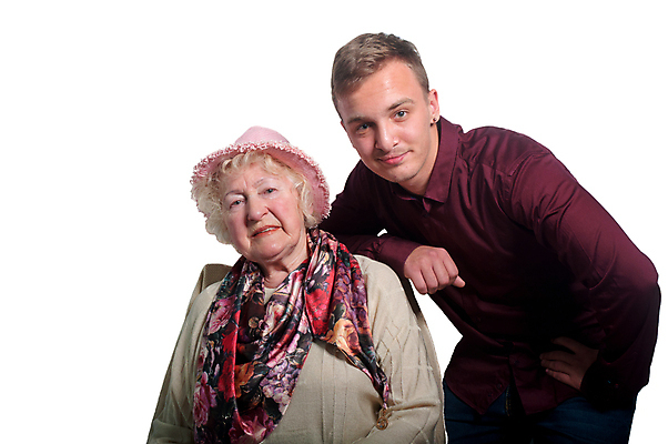 포토 JPG 해외이미지 할머니 백그라운드 가족 손자 함께함 소년 두명 10대 해외202004 해외포토 여자 노년 남자 어린이 컨셉 관계 청소년 사람 손주 파일형식 이미지허브