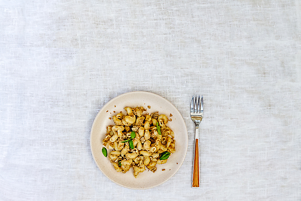 포토 JPG 해외이미지 전통 접시 음식 백그라운드 포크 부분 탁자 양파 파스타 건강 육류 요리 사람없음 식사 이탈리아 소고기 흰색 신선 뜨거움 정상 향신료 국수 준비 유기농 냅킨 해군 선원 후추 점심식사 고립 다진 러시아인 마카로니 볼로냐 소비에트 전국 스타일 해외202004 해외포토 서양인 식기 웰빙 유럽 컬러 가구 채소 식재료 군대 서양음식 면류 파스타면 향미료 파일형식 이미지허브