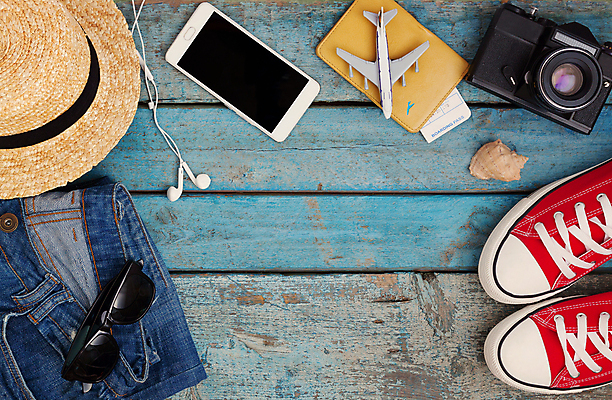 포토 JPG 해외이미지 옷 여자 남자 안경 바다 여행 백그라운드 운동화 신발 컨셉 셔츠 모바일 휴가 비행기 사람없음 목재 빨간색 스마트폰 선글라스 유행 카메라 우주 헤드폰 수확 청바지 악단 플랫 정상 전화기 오브젝트 복고 여권 머리위 주말 위치 밀짚 스타일 반다나 해외202004 해외포토 나무 잡화 음악 컬러 음향기기 상의 농업 재료 바지 항공교통 대중교통 사람 전자제품 핸드폰 스마트기기 짚 파일형식 헤어액세사리 이미지허브