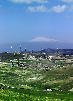 포토 JPG 해외이미지 날개 자연 하늘 바람 풍경 사람없음 초록색 파란색 환경 탑 금속 힘 재활용 행성 발전기 에너지 분위기 선택 목표 언덕 옵션 생태계 역동적 프로펠러 순환 태양에너지 유지 내추럴 생태학 지원 해외202004 해외포토 자연요소 건축물 교육 컬러 컨셉 모션 재질 날씨 우주 발전소 그린에너지 친환경 파일형식 이미지허브