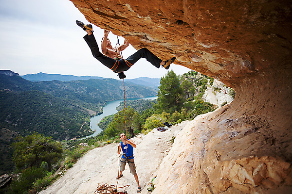 포토 JPG 해외이미지 라이프스타일 남자 스포츠 자연 산 안내 사람 풍경 성인 야외 두명 잡기 스페인 시작 오르기 해외202004 해외포토 유럽 모션 생활 생태계 파일형식 이미지허브