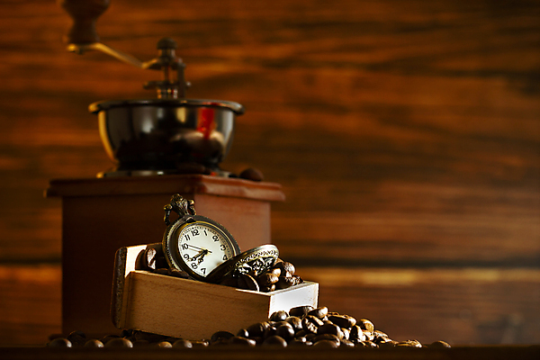 포토 JPG 해외이미지 전통 문화 커피 음료 음식 백그라운드 컨셉 재료 자연 탁자 아침 콩 건조 건강 손잡이 씨앗 사람없음 목재 빛 상자 갈색 금속 어둠 기계 장비 에너지 수확 골동품 기구 도구 신선 시간 맛 아침식사 굽기 준비 유기농 복고 그라인더 흙더미 방앗간 아라비카 옛날 조작 카페인 스타일 카피스페이스 해외202004 해외포토 주간 나무 식물 웰빙 컬러 가구 농업 재질 곡류 식사 흙 공백 구이 생태계 커피용품 파일형식 더미 이미지허브