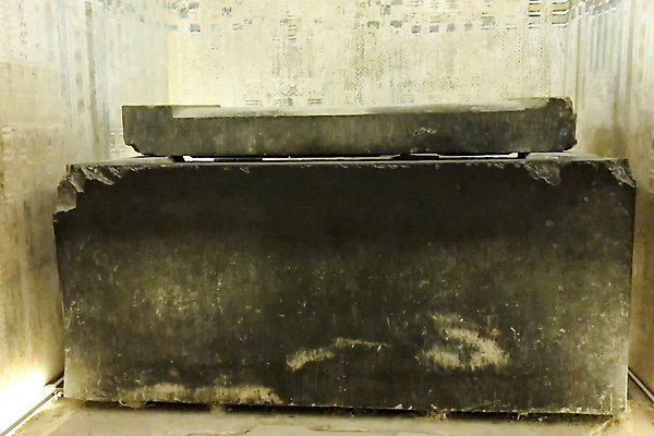 포토 JPG 해외이미지 모양 건축양식 휴가 유물 벽돌 이집트 풍경 사람없음 손상 사막 골동품 바위 무덤 중세 역사 큼 이슬람교 묘사 피라미드 대리석 먼지 사암 기념물 동쪽 천연기념물 고고학 미라 옛날 장례식 카이로 파라오 화강암 카피스페이스 해외202004 해외포토 전통 건축물 교육 건축 종교 컨셉 재료 아프리카 공백 암석 돌_바위 크기 방향 랜드마크 파일형식 이미지허브