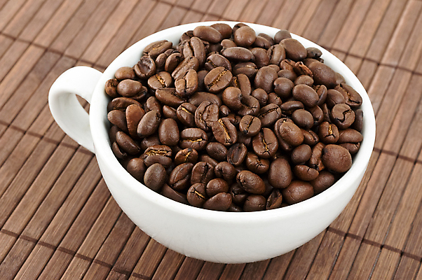 포토 JPG 해외이미지 디자인 커피 음료 백그라운드 패턴 탁자 아침 콩 따뜻함 씨앗 사람없음 컵 갈색 어둠 카페 머그컵 매트 흰색 신선 닫기 혼합 낟알 디자이너 굽기 대나무 질감 아로마 향 에스프레소 모카 작살 카페인 프리미엄 해외202004 해외포토 주간 나무 식물 직업 식기 컬러 가구 무늬 모션 곡류 상점 구이 파일형식 이미지허브