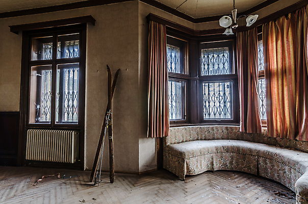 포토 JPG 해외이미지 벽 건축양식 창문 주택 이야기 사람없음 건물 탐험 역사 빌라 천연기념물 발견 떠남 무인 옛날 파멸 해외202004 해외포토 건축물 건축 컨셉 모션 파일형식 소멸 이미지허브