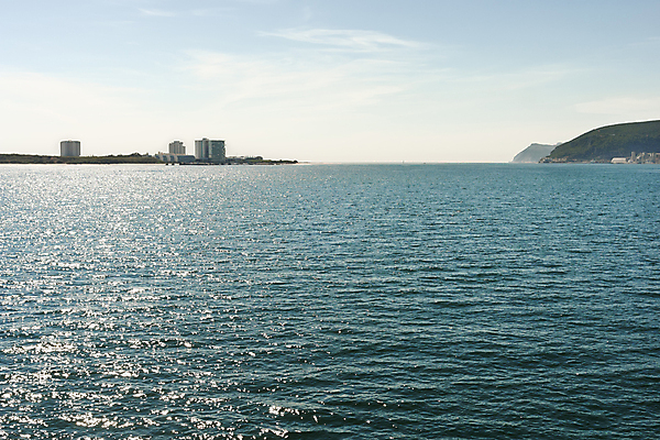 포토 JPG 해외이미지 여행 자연 하늘 호텔 풍경 사람없음 건물 물 파란색 강 포르투갈 휴양지 복잡 수평선 해외202004 해외포토 자연요소 건축물 유럽 컬러 컨셉 숙소 장소 생태계 파일형식 이미지허브