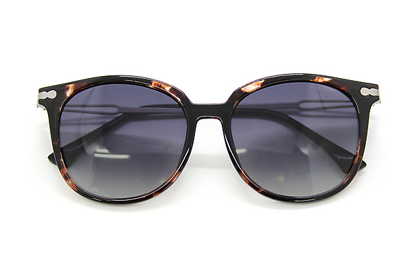 포토 JPG 해외이미지 라이프스타일 디자인 응시 옷 안경 백그라운드 유리 프레임 사람없음 선글라스 햇빛 태양 반사 유행 검은색 회색 수확 흰색 화려 우아함 보호 시원함 플라스틱 오브젝트 복고 시력 비전 고립 스타일 해외202004 해외포토 자연요소 시선 잡화 컬러 컨셉 농업 재질 생활 파일형식 이미지허브