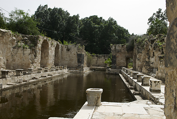 포토 JPG 해외이미지 전통 디자인 여행 패턴 건축양식 프레임 미술 사람없음 물 여행객 수영 골동품 바위 기둥 역사 지중해 아치 과거 그리스인 천연기념물 고체 로마인 옛날 파멸 스타일 해외202004 해외포토 자연요소 서양인 건축 바다 컨셉 무늬 문화예술 사람 인종 돌_바위 수상스포츠 파일형식 소멸 이미지허브