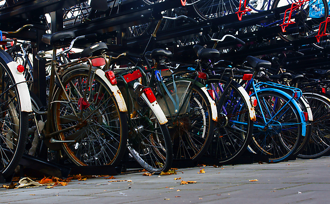 포토 JPG 해외이미지 사람없음 야외 자전거 바퀴 승차 속도 부식 네덜란드 사이클링 고물상 바이킹 옛날 해외202004 해외포토 유럽 모션 바이크 육상스포츠 파일형식 이미지허브