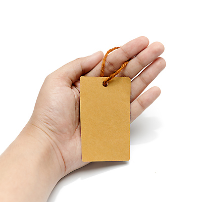 포토 JPG 해외이미지 손 실내 신체부위 꼬리표 보여주기 목업 걸기 해외202004 해외포토 모션 사람 내부 라벨 파일형식 이미지허브