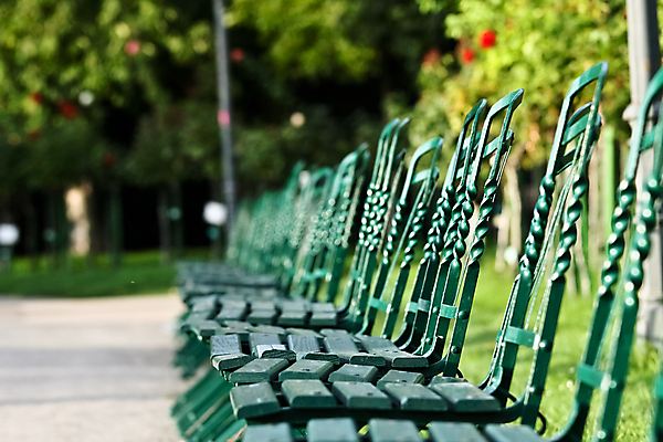 포토 JPG 해외이미지 디자인 공원 꽃 유럽 백그라운드 의자 건축양식 자연 사람없음 야외 목재 초록색 빛 환경 금속 정원 도시 철 줄서기 철강 해외202004 해외포토 나무 식물 공공시설 건축 나라 컬러 가구 재료 모션 재질 생태계 파일형식 이미지허브