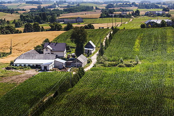 포토 JPG 해외이미지 구름 공원 호수 농업 자연 하늘 휴가 산 파노라마 풍경 사람없음 초록색 물 여름 파란색 평화 걷기 마을 검은색 수영 침묵 하이킹 시골 황무지 습지 숲 언덕 장면 사이클링 폴란드 해외202004 해외포토 자연요소 계절 공공시설 유럽 산업 컬러 컨셉 모션 레저 촬영기법 소리 수상스포츠 육상스포츠 생태계 파일형식 이미지허브