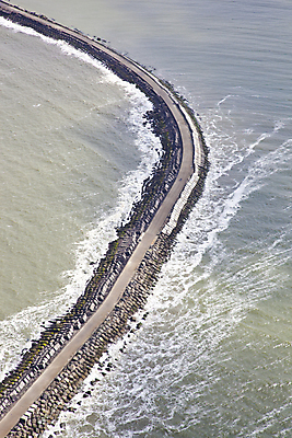 포토 JPG 해외이미지 유럽 파도 바다 자연 안테나 풍경 사람없음 야외 물 파란색 항구 침묵 만 콘크리트 해외202004 해외포토 자연요소 나라 컬러 통신 교통시설 소리 생태계 파일형식 이미지허브